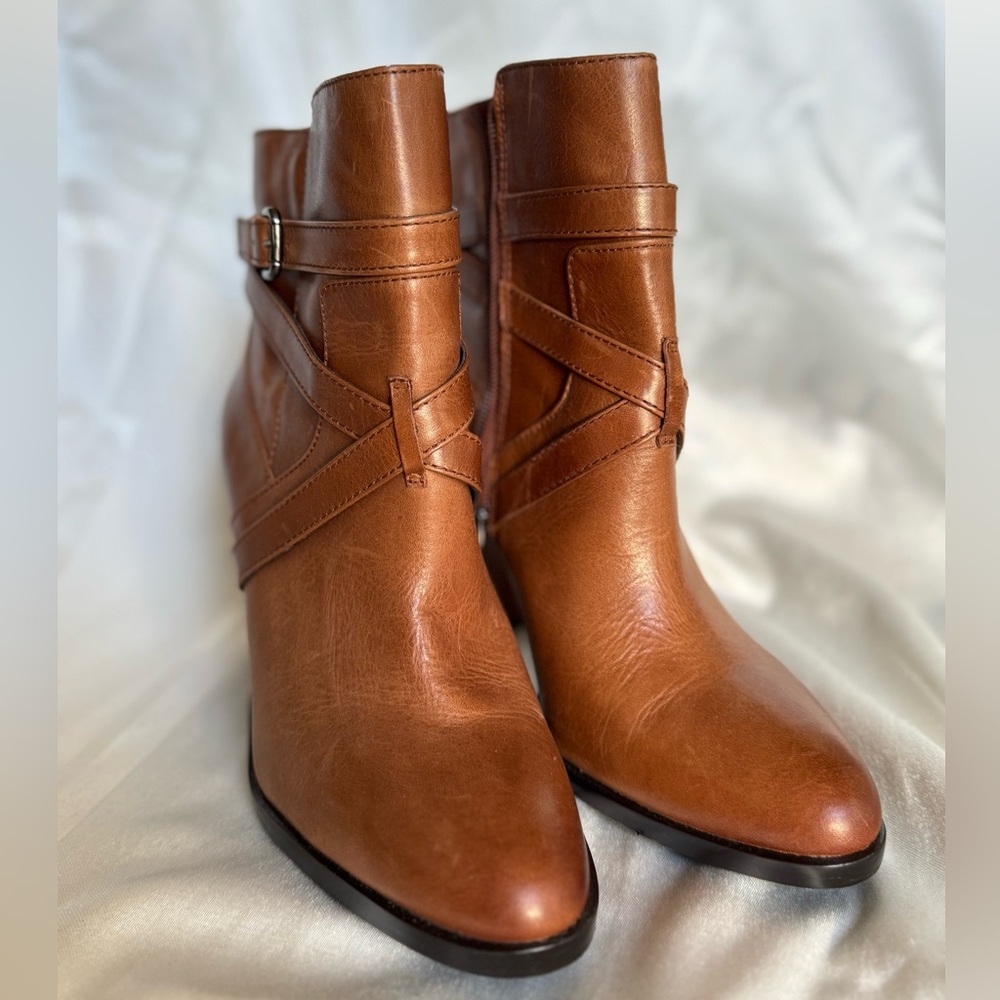Tan / Brown Leather Ankle Boots, Vince Camuto, size 9